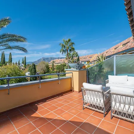 Apartment Acogedor Atico Con Vistas Al Mar En Bahia De Marbella