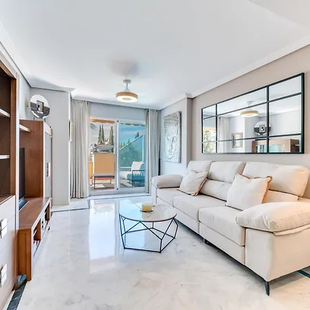 Acogedor Atico Con Vistas Al Mar En Bahia De Apartment Marbella